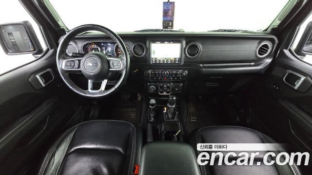 Jeep Wrangler 2019 — ფოტო 7/20