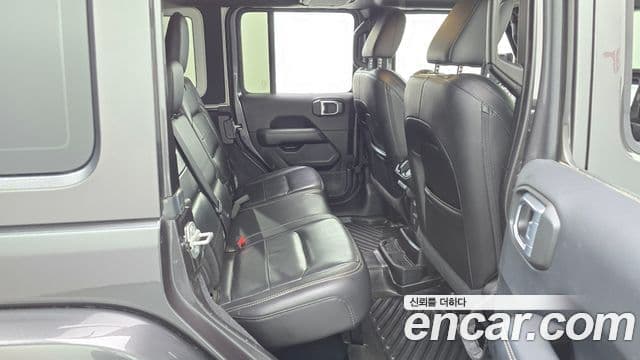 Jeep Wrangler 2019 — ფოტო 12/20