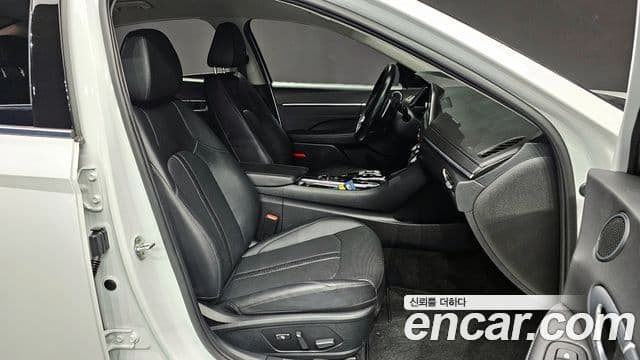 Hyundai Sonata 2021 — ფოტო 8/20