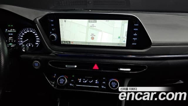 Hyundai Sonata 2021 — ფოტო 14/20