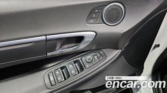 Hyundai Sonata 2021 — ფოტო 17/20