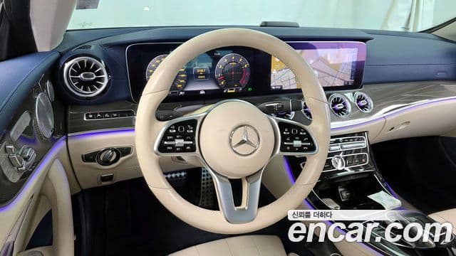 Mercedes-Benz E-Class 2019 — ფოტო 13/20