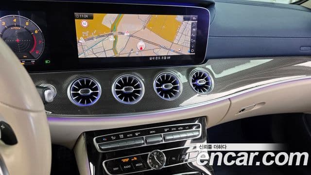 Mercedes-Benz E-Class 2019 — ფოტო 14/20
