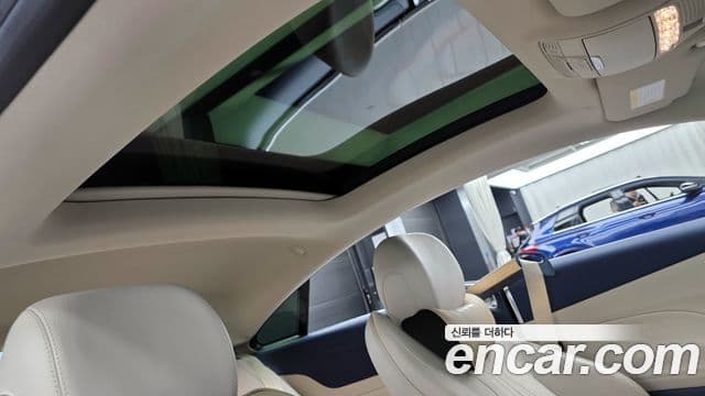 Mercedes-Benz E-Class 2019 — ფოტო 17/20