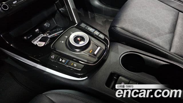 Kia Seltos 2023 — фото 9 из 20