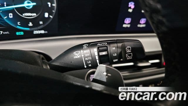 Kia Seltos 2023 — ფოტო 16/20