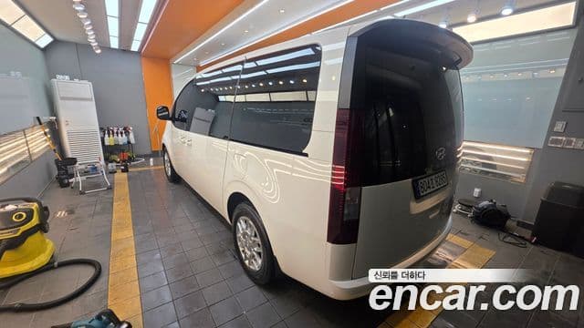 Hyundai Staria 2023 — Şəkil 8/10