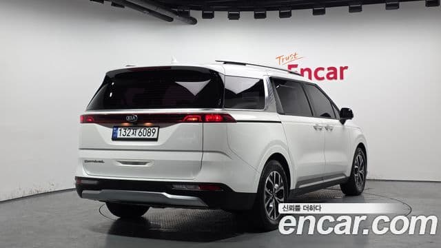 Kia Carnival 2021 — Фото 2/20