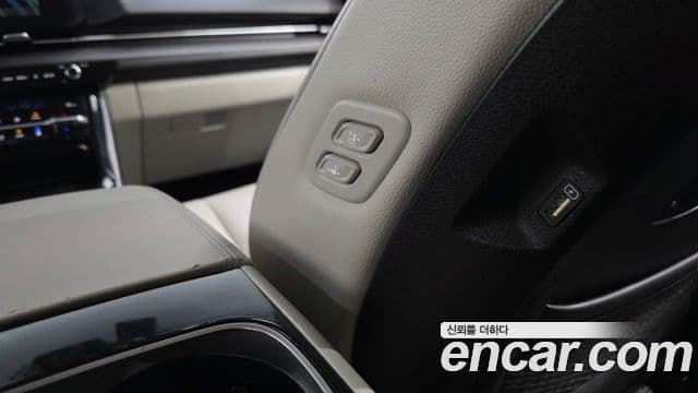 Kia Carnival 2021 — Фото 17/20