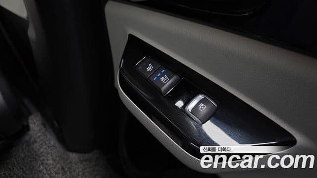 Kia Carnival 2021 — Фото 18/20
