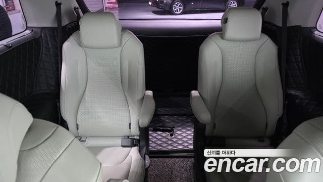 Kia Carnival 2021 — Фото 19/20
