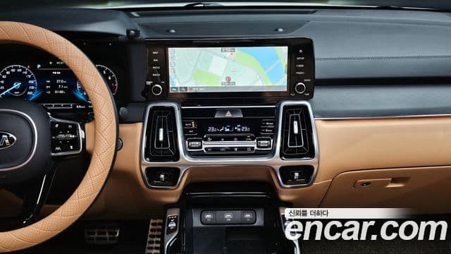 Kia Sorento 2021 — ფოტო 15/20