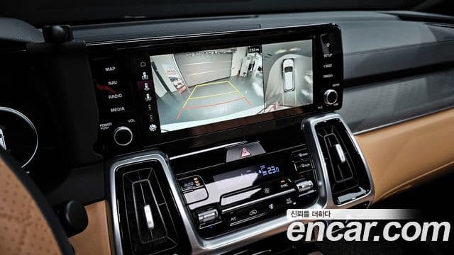 Kia Sorento 2021 — ფოტო 16/20