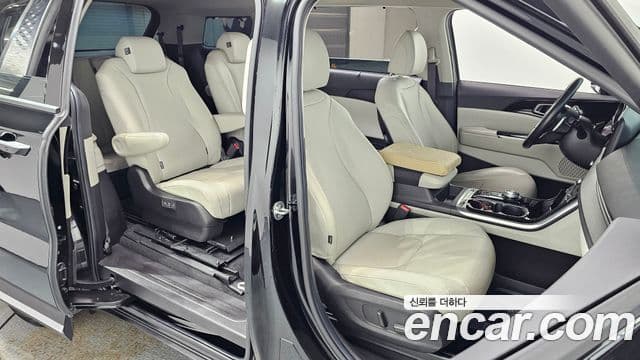 Kia Carnival 2020 — фото 10 из 20
