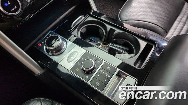 Land Rover Discovery 5 2019 — Şəkil 8/20