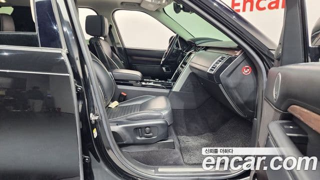 Land Rover Discovery 5 2019 — Şəkil 11/20
