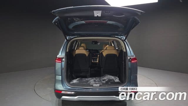 Kia Carnival 2021 — фото 20 из 20