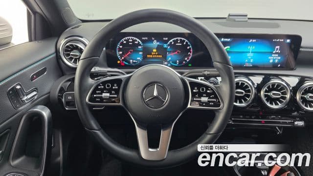 Mercedes-Benz A-Class 2021 — Şəkil 19/20
