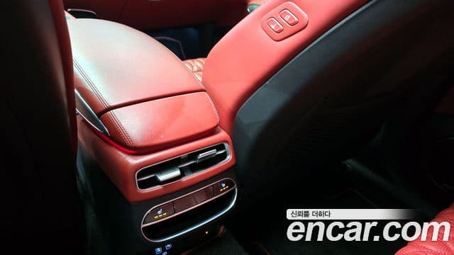 Genesis GV70 2022 — Şəkil 18/20