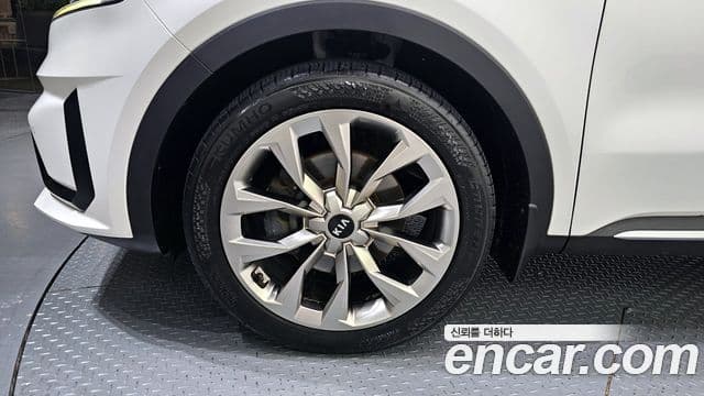 Kia Sorento 2020 — Фото 5/20