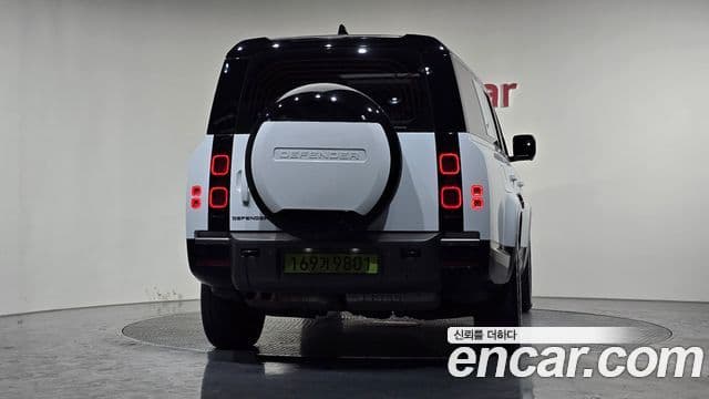 Land Rover Defender 2024 — ფოტო 4/20
