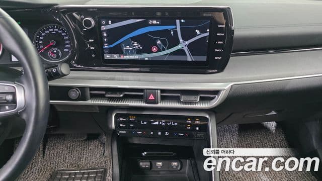 Kia K5 2020 — ფოტო 14/20