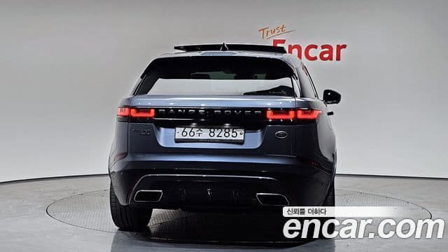 Land Rover Range Rover Velar 2018 — ფოტო 3/20