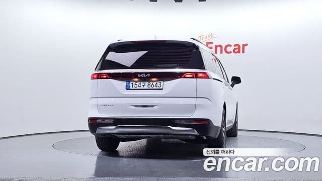 Kia Carnival 2023 — ფოტო 4/20