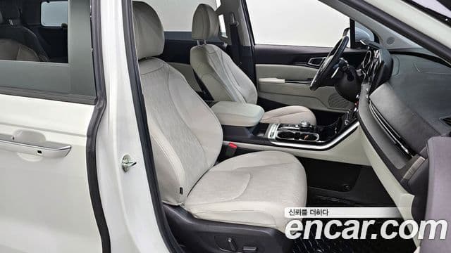 Kia Carnival 2023 — ფოტო 10/20