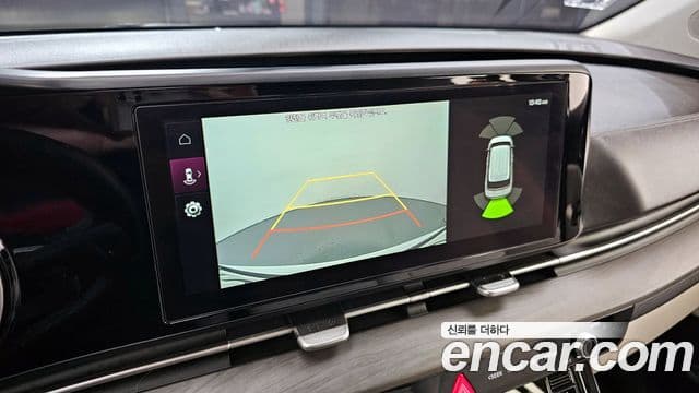 Kia Carnival 2023 — ფოტო 14/20