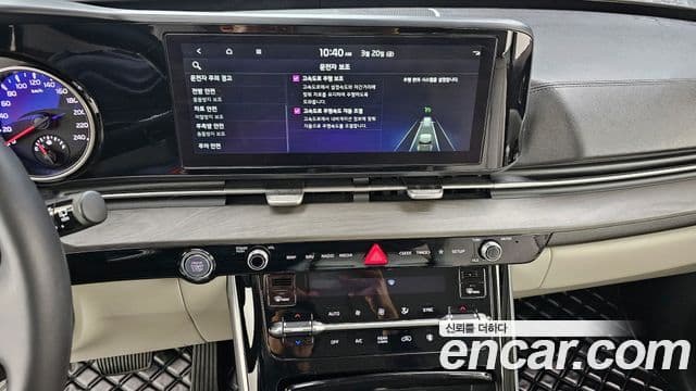 Kia Carnival 2023 — ფოტო 15/20