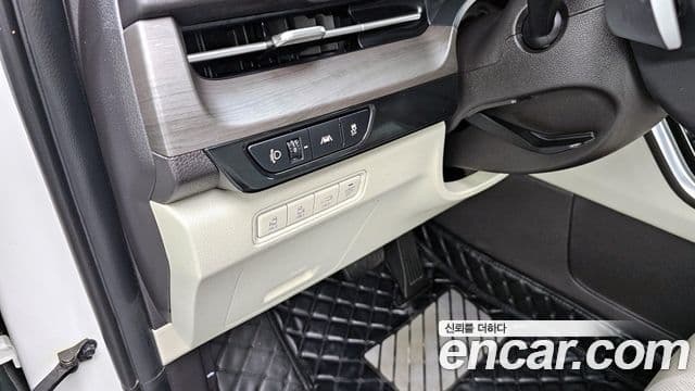 Kia Carnival 2023 — ფოტო 16/20
