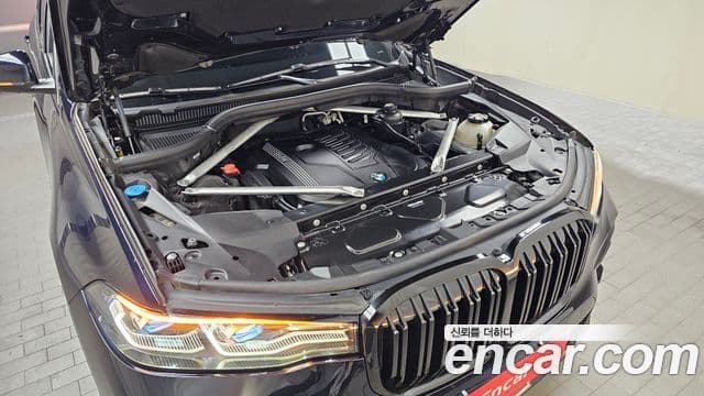 BMW X7 2022 — ფოტო 6/20
