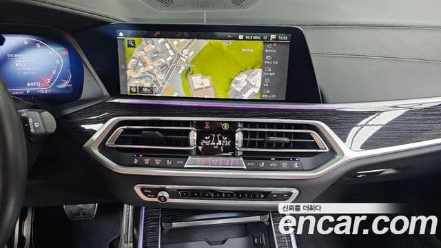 BMW X7 2022 — ფოტო 15/20