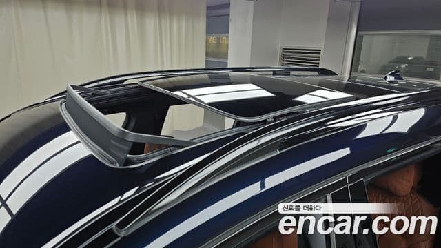 BMW X7 2022 — ფოტო 19/20