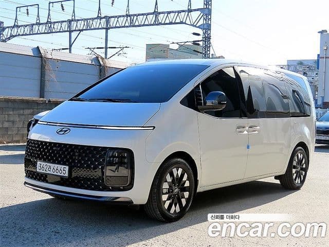 Hyundai Staria 2024 — Фото 10/20
