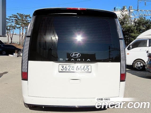 Hyundai Staria 2024 — Фото 3/20