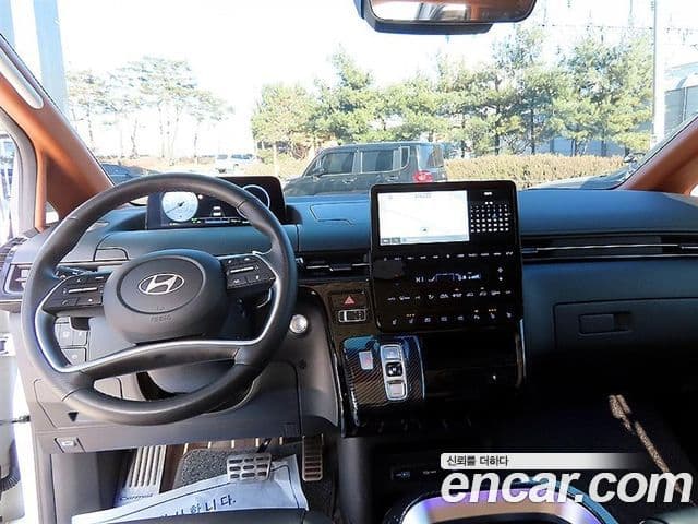 Hyundai Staria 2024 — Фото 7/20
