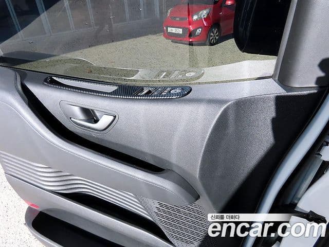 Hyundai Staria 2024 — Фото 12/20