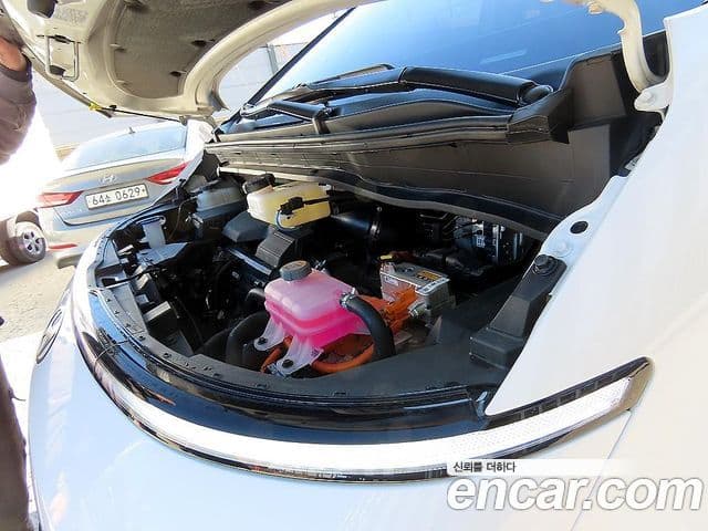 Hyundai Staria 2024 — Фото 19/20