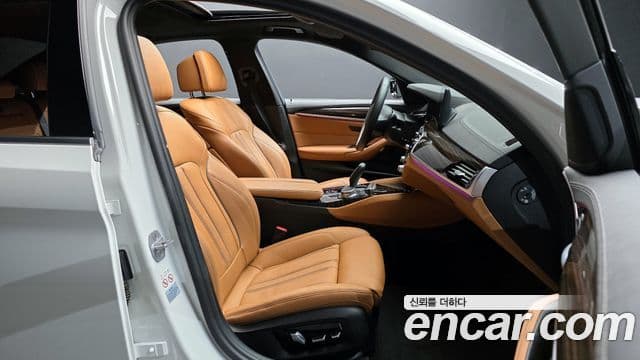 BMW 5 Series 2020 — Şəkil 10/20