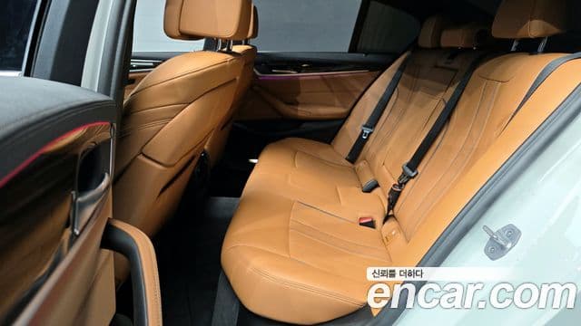 BMW 5 Series 2020 — Şəkil 12/20