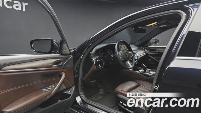 BMW 5 Series 2020 — Şəkil 10/20