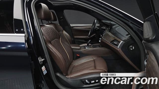 BMW 5 Series 2020 — Şəkil 11/20