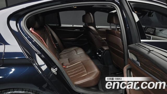 BMW 5 Series 2020 — Şəkil 12/20