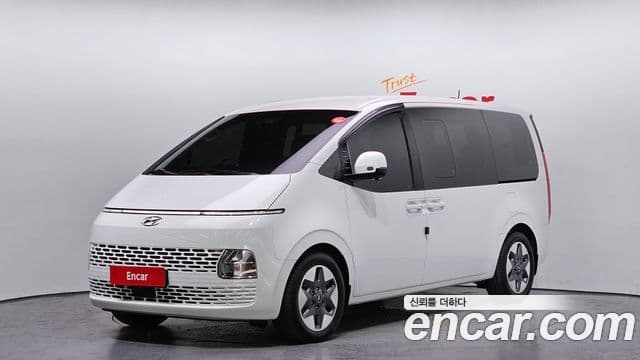 Hyundai Staria 2021 — Фото 1/20