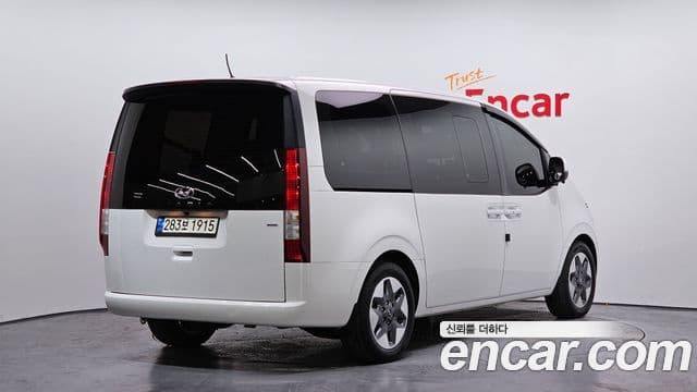 Hyundai Staria 2021 — Фото 2/20