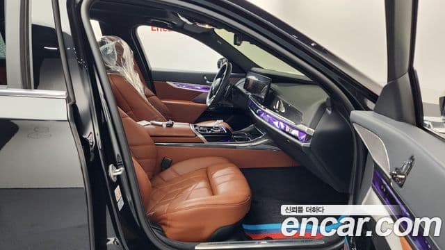 BMW 7 Series 2023 — ფოტო 11/20