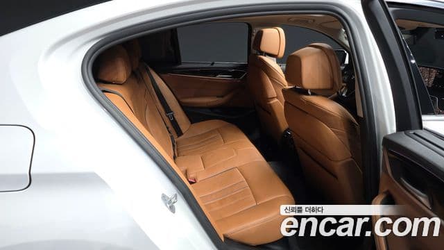 BMW 5 Series 2022 — Фото 12/20