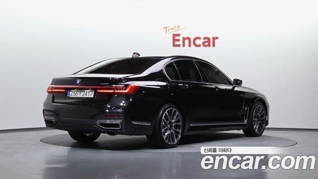BMW 7 Series 2021 — ფოტო 2/20